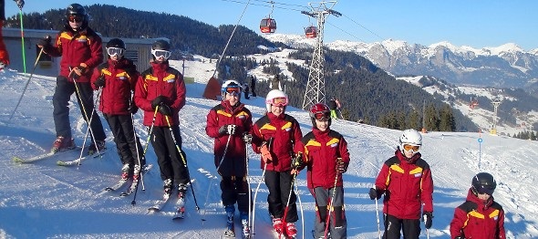 Die JO-Renngruppe in den schönen Valiant-Jacken.