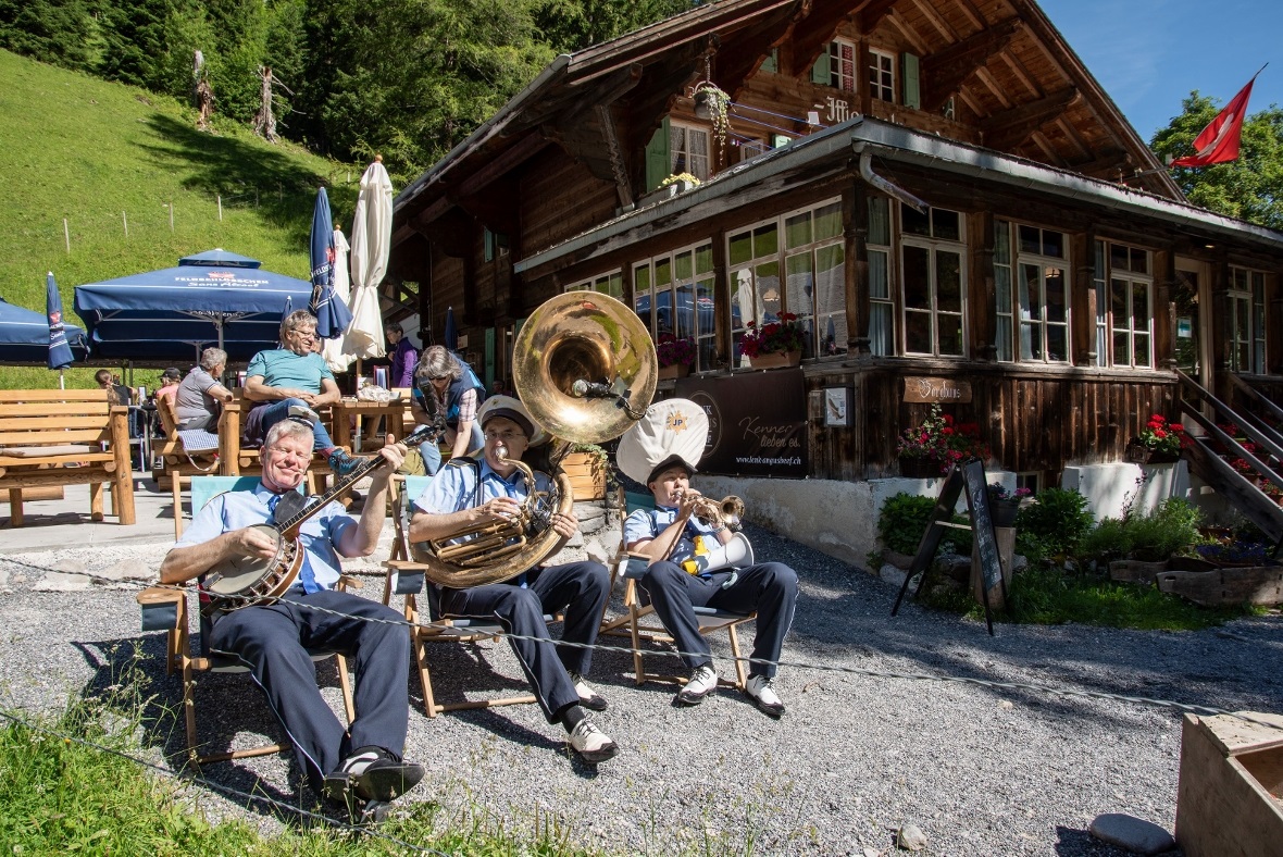 Die Jazz Polizei trat auf der Iffigenalp auf, zur grossen Freude aller Anwesende...