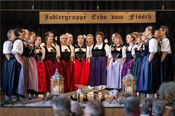 Die Jodlergruppe Echo vom Flösch lud zum Jodler-Brunch in die Mehrzweckhalle Lenk.