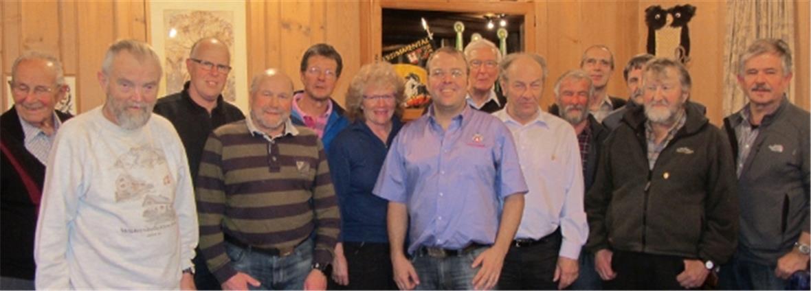 Die Jubilare mit dem Präsident und der Hunde-Verantwortlichen.