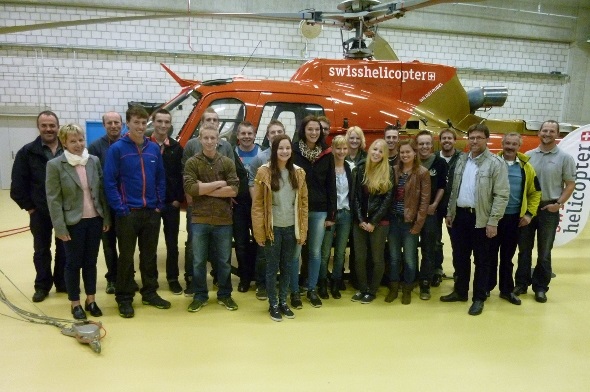 Die Jungbürger durften die Helibasis in Zweisimmen besichtigen.