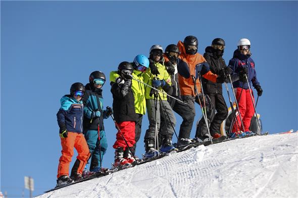 Die Kinder genossen die Weiten des grosszügigen Lenker Skigebiets.