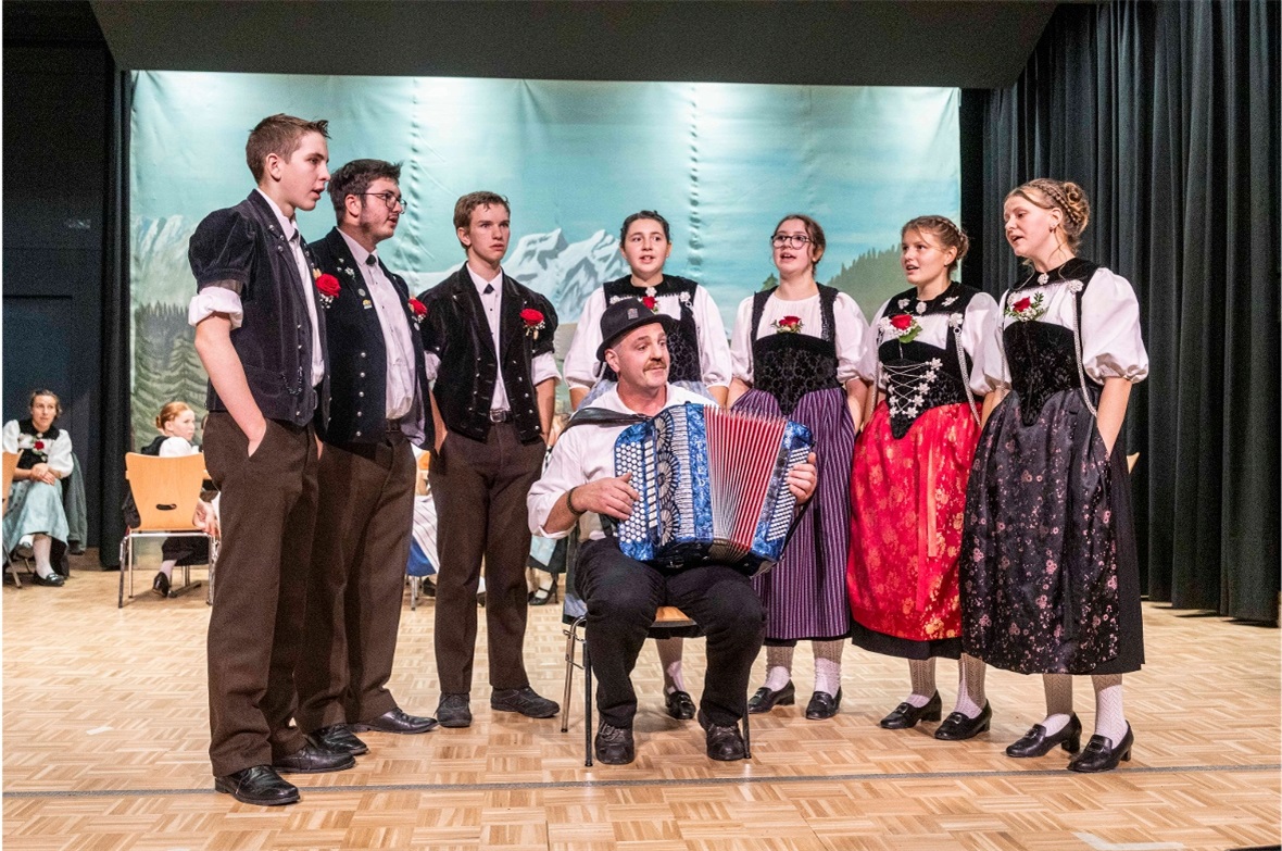 Die Kleinformation besteht aus 13 Kindern.