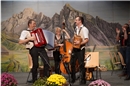 Die Ländlerfründe Walopsee – 30 Jahre Musikfreude. Von links: Kasi, Sabrina und ...