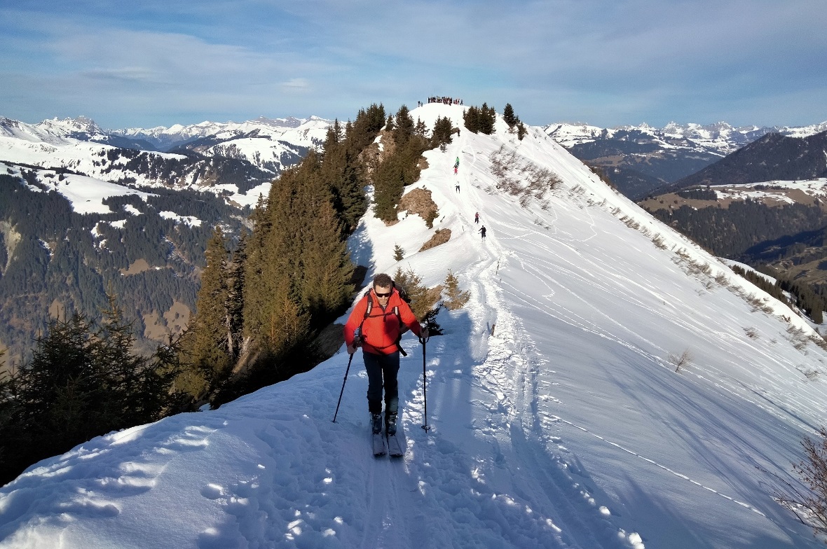 Die Läuferschar auf dem Schatthorn bei der Gratüberquerung zum Oberen Seewle.