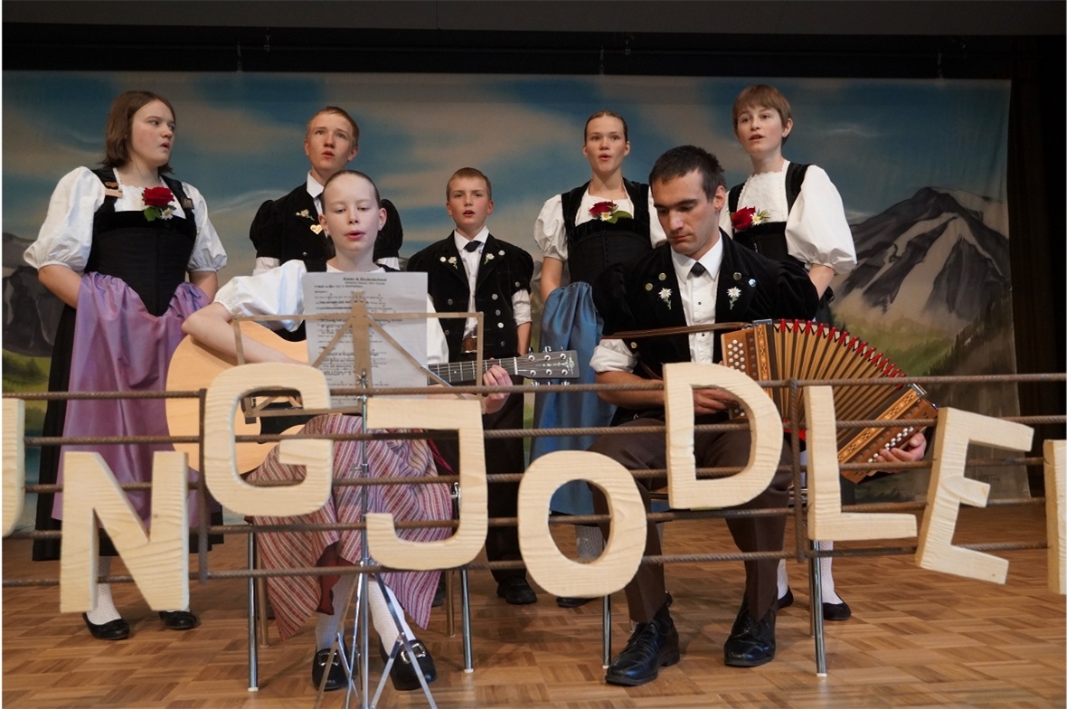 Die Lengger Bärgstimmi führten eine grosse Vielfalt an Stücken auf.