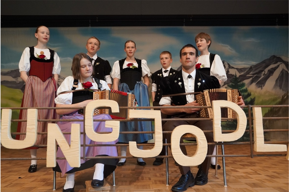 Die Lengger Bärgstimmi führten eine grosse Vielfalt an Stücken auf.