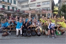 Die Lenker und die St. Stäffner Jasser und ihre Anhänger vor dem Wettkampf am «D...