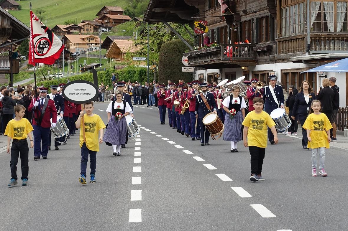 Die MV Erlenbach-Diemtigtal spielte unter der Leitung von Barbara Bütikofer.
