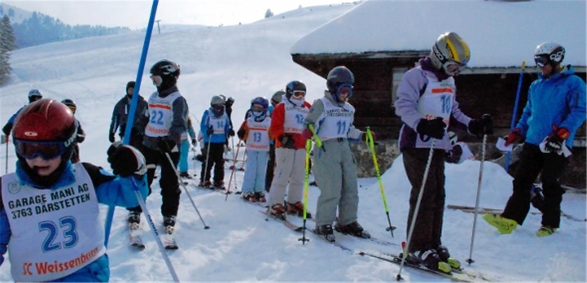 Die Mädchen der Kategorie 1 (Kg–3. Kl.) vor dem Start.