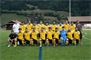 Die Mannschaft der 5. Liga Team Simme/Saane flankiert von den Sponsorenvertretern Joel Wälti (hinten links, Valiant Geschäftsstellenleiter Zweisimmen) sowie Lukas Schenk (hinten rechts für Physio Schenk/Body-Fit).