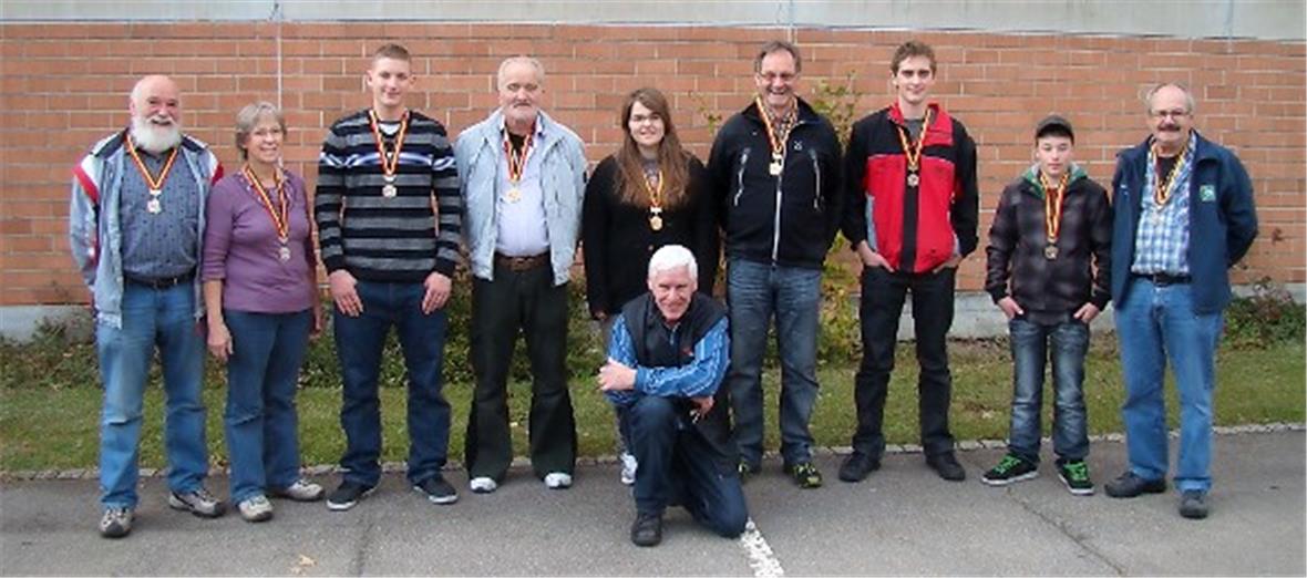 Die Medaillengewinner: Aeschi Suldtalschützen, Thun Stadt, Erlenbach/Latterbach. Vorne kniend Schützenmeister Franz Bilang.