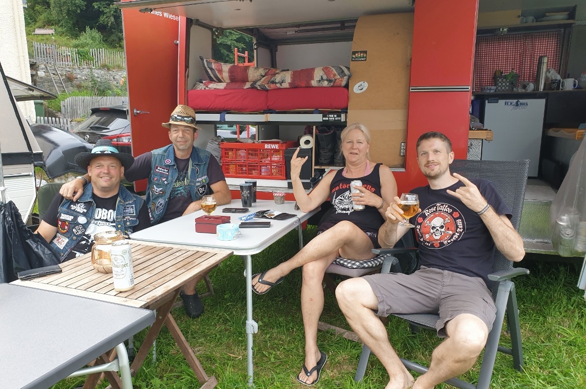 Die Metal-Fans aus dem Kleinen Wiesenthal genossen das Mannried Open Air.