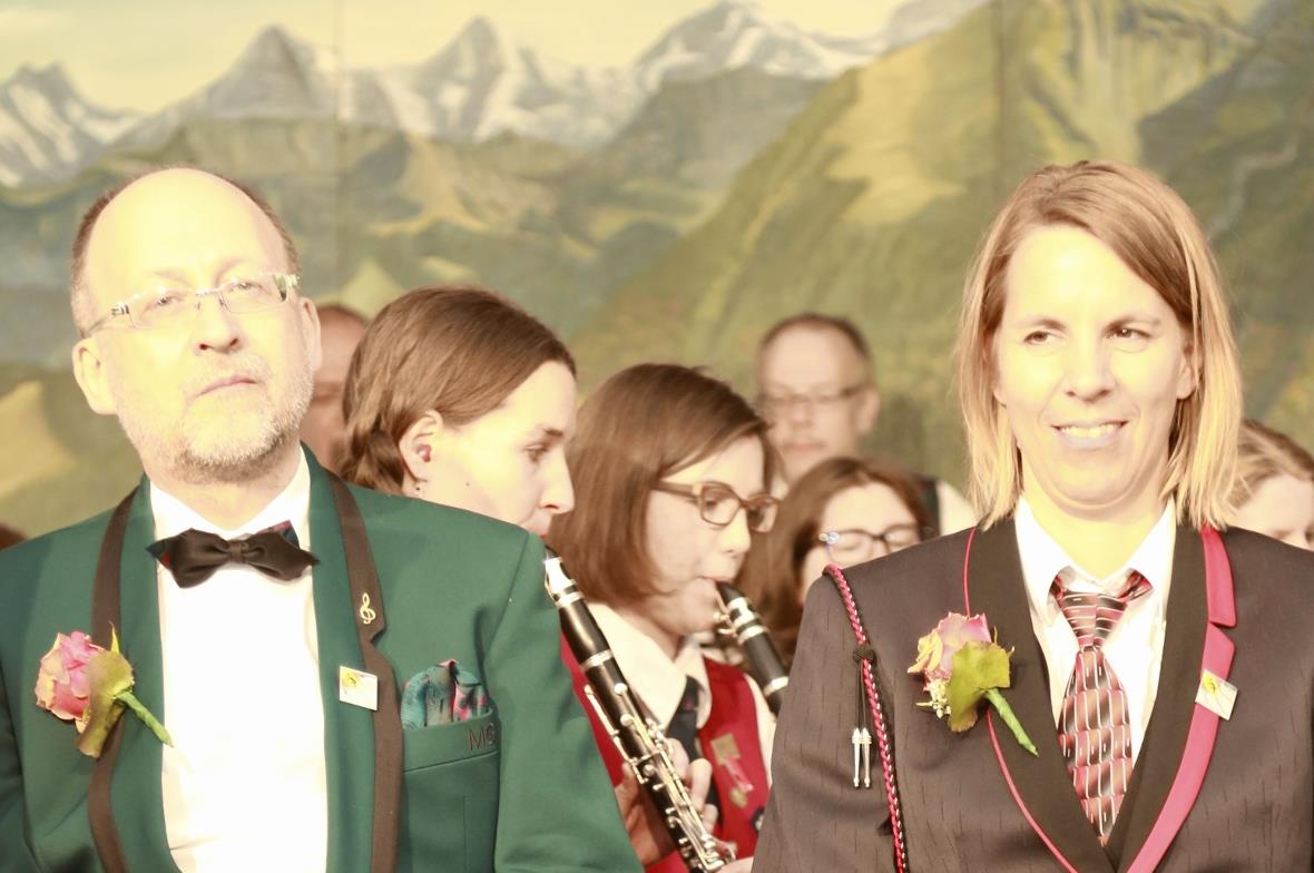 Die Musikanten Konrad Sigrist und Monika Brand wurden als kantonale Musikveteran...