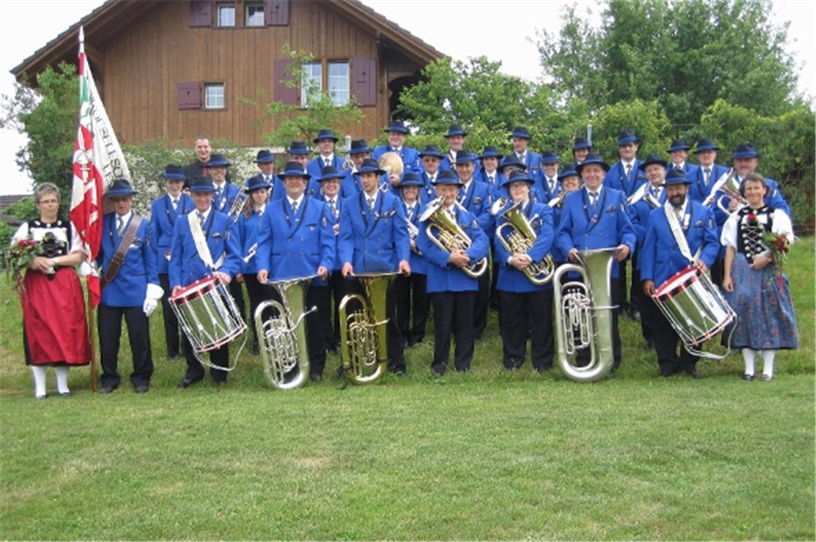 Die Musikgesellschaft Lenk am 23. Bernischen Kantonal-Musikfest 2014 in Aarwangen.