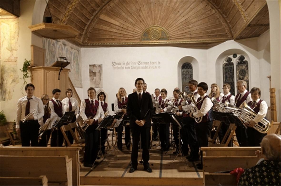 Die Musikgesellschaft St. Stephan mit ihrem neuen Dirigenten Sandro Frautschi.