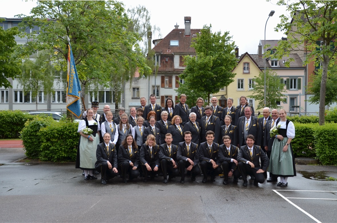 Die Musikgesellschaft Zweisimmen am Eidgenössischen Musikfest 2026 in Biel.