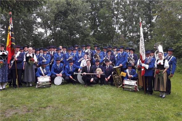Die Musikgesellschaften Lenk und St.Stephan am Kantonalen Musikfest in Thun.