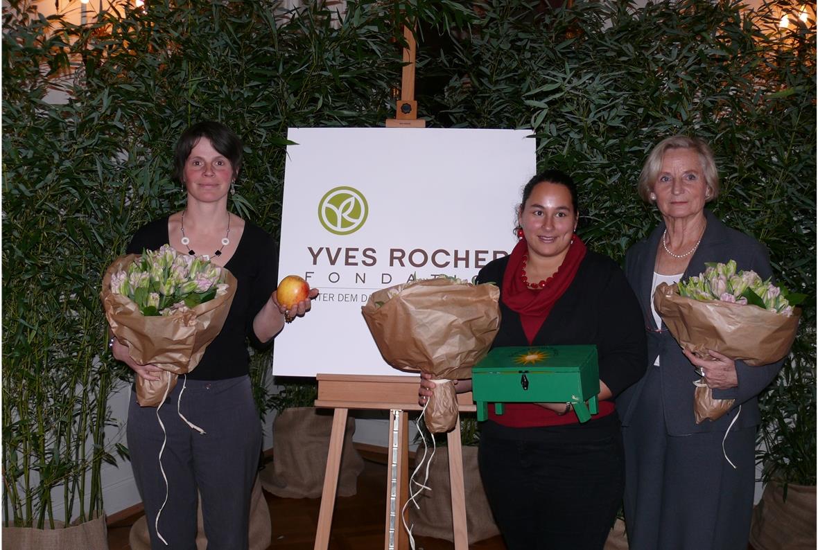 Die Preisträgerinnen von links nach rechts: Cathrin Linke, Zweisimmen (2. Preis), Elena Steger Kassama, Adliswil (3. Preis) und Barbara Ehringhaus, Crans-près-Céligny (1. Preis).