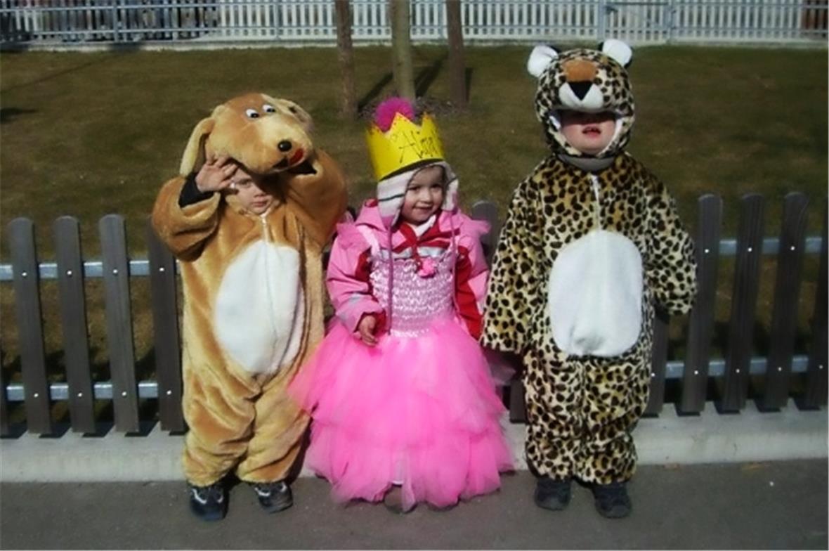 Die Prinzessin wird von ihren Tieren bewacht.