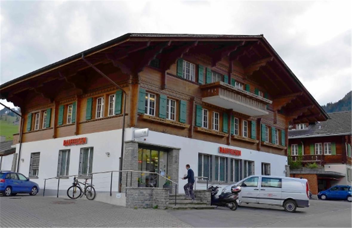 Die Raiffeisenbank Obersimmental mit den Filialen Zweisimmen (Bild), Lenk, St. Stephan und Boltigen knüpft an die Erfolge der Vorjahre an.