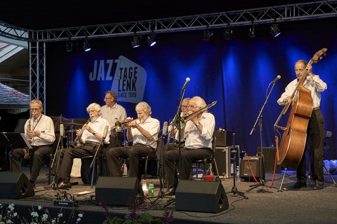 Die Riverstreet Jazzband eröffnete am vergangenen Freitag, 8. Juli die 34. Jazz ...