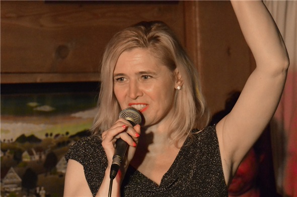 Die Sängerin Birgit Ellmerer.