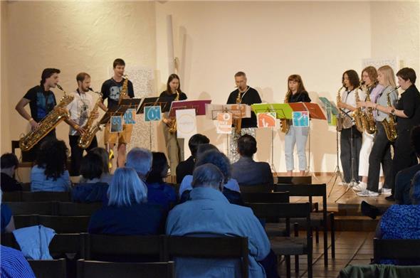 Die Saxophon-Band Lisa’s Panther von der Musikschule Region Thun.