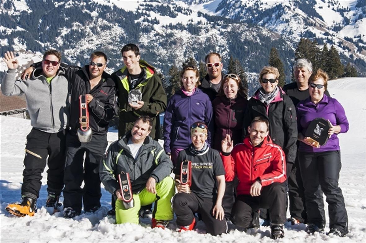 Die Sieger des diesjährigen Gewerbe-Rennens: Stehend v.l.n.r.: Team W. Gempeler 1, Bichsel’s Einkaufsecke, Rösti Bau AG. Kniend v.l.n.r.: Beat Zeller, Susi Meinen, Adrian Moser.