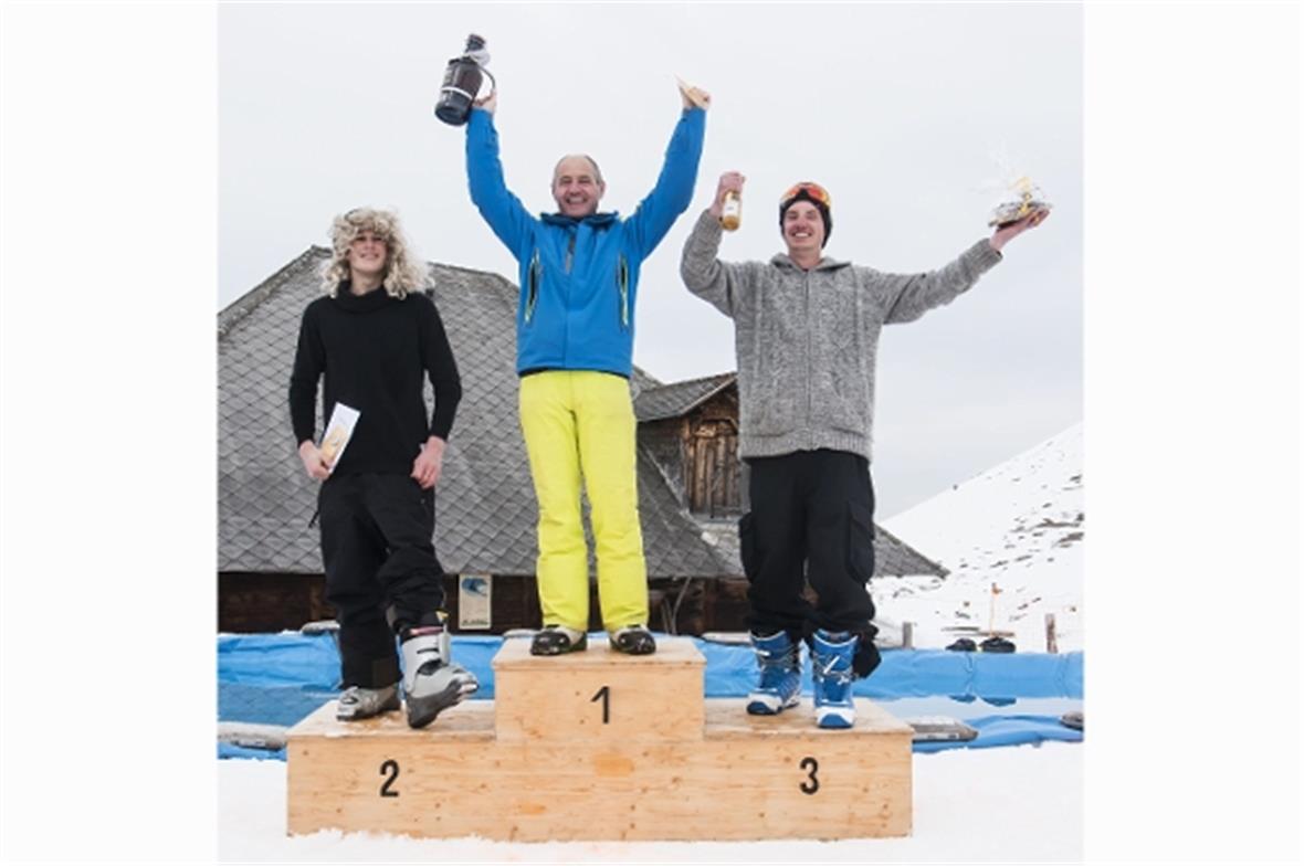 Die Sieger in der Kategorie Herren Snowboard: v.l. Mario Wiedmer, Toni Wiedmer, ...