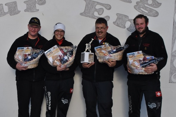 Die Sieger von der Coppa Uinaschlucht: Heinz Knöri, Madlaina Caviezel, Peter Ziörjen und Tobias Bischoff.