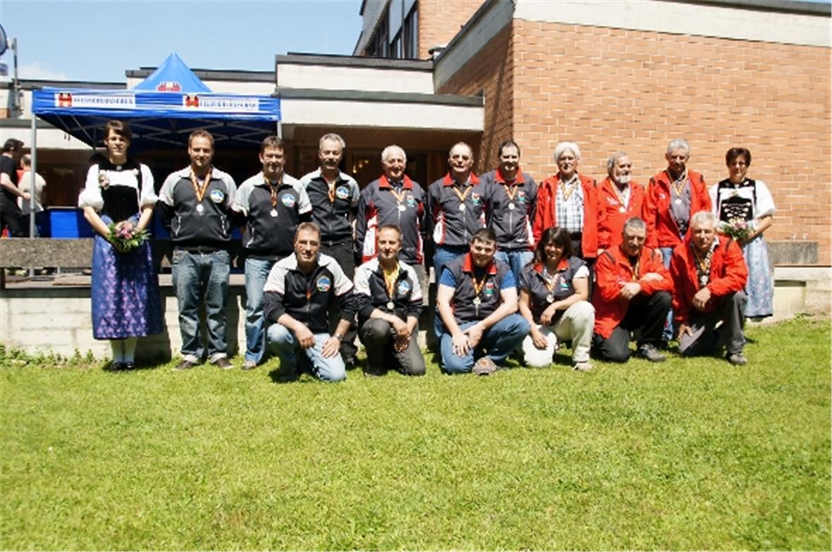 Die Siegergruppen im Feld D (v.l,): Feldschützen Stocken, Feldschützen Oberwil und Zweisimmen Schützen.