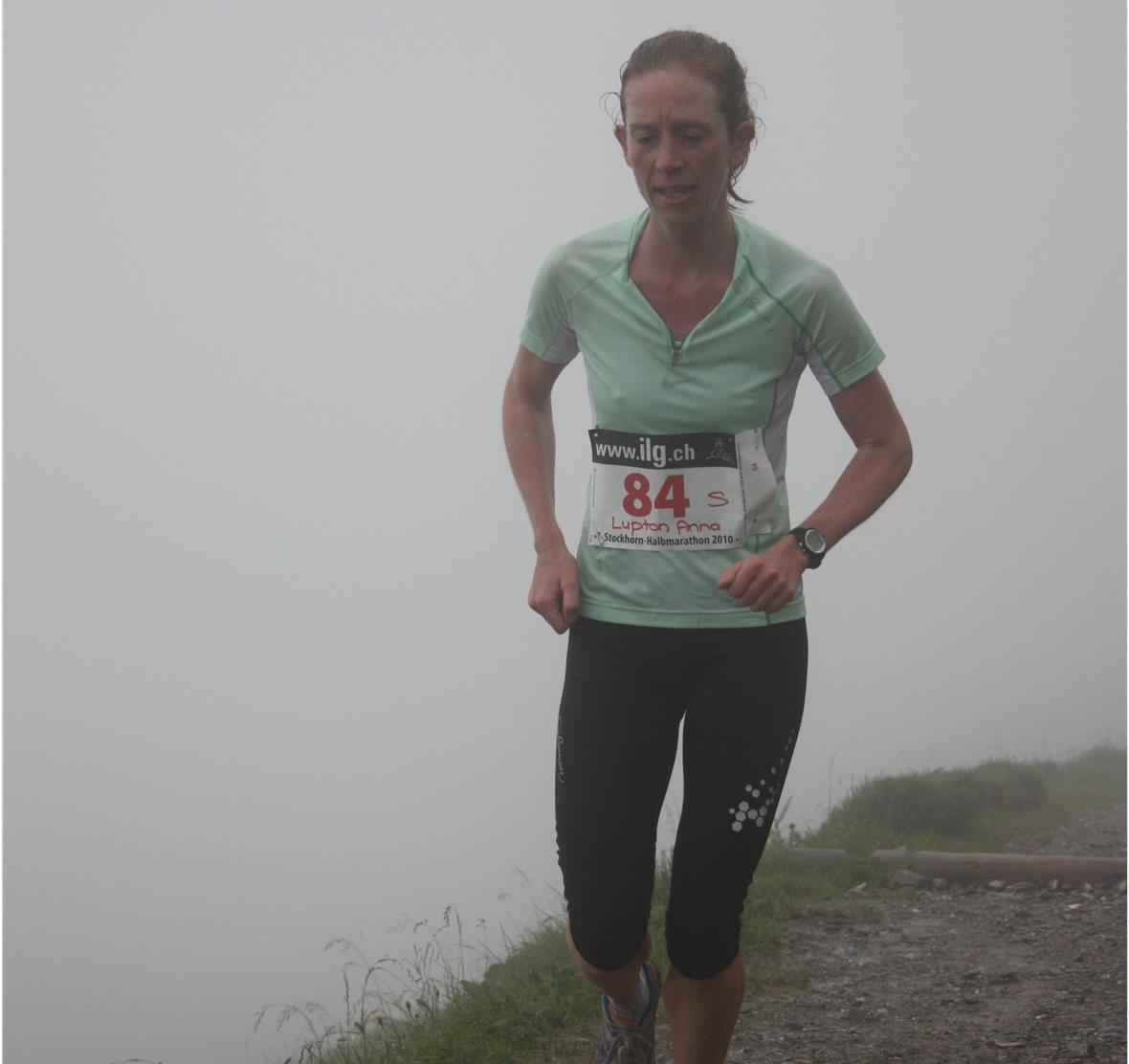 «It was amazing!» Die Siegerin unterwegs im Nebel