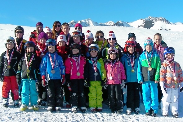 Die Siegerinnen und Sieger des Schülerrennens.