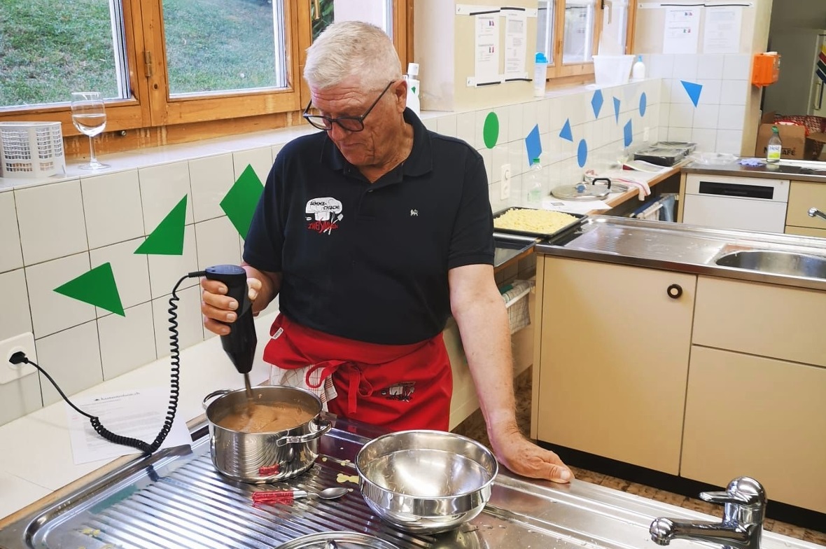 Die Simme-Chuchi lud die Lenker Wildhornchuchi nach Zweisimmen zum Essen ein.