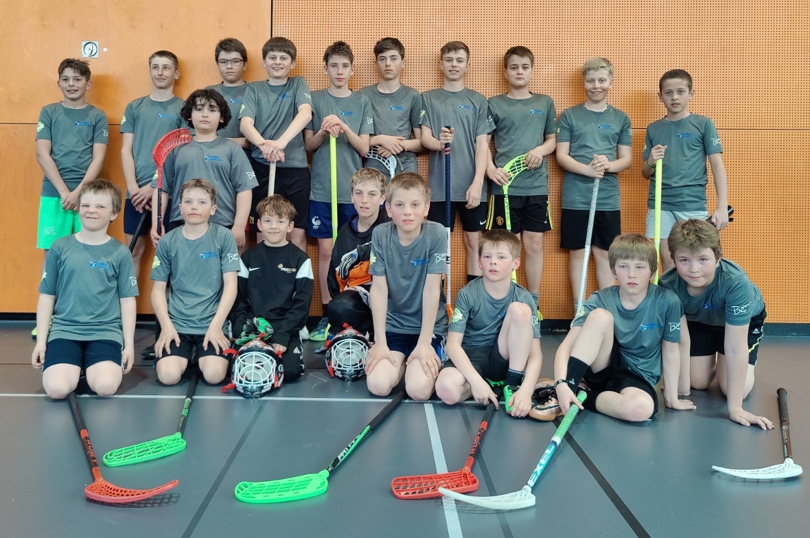 Die Jugi Lenk im Unihockeyfieber Die Spieler der beiden Lenker Mannschaften konnten auf ein gelungenes Turnier zurückblicken.