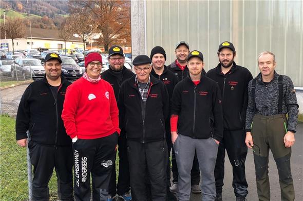 Die Spieler mit ihrer einzigen Dame, Madlaina Caviezel, in Küssnacht am Rigi.