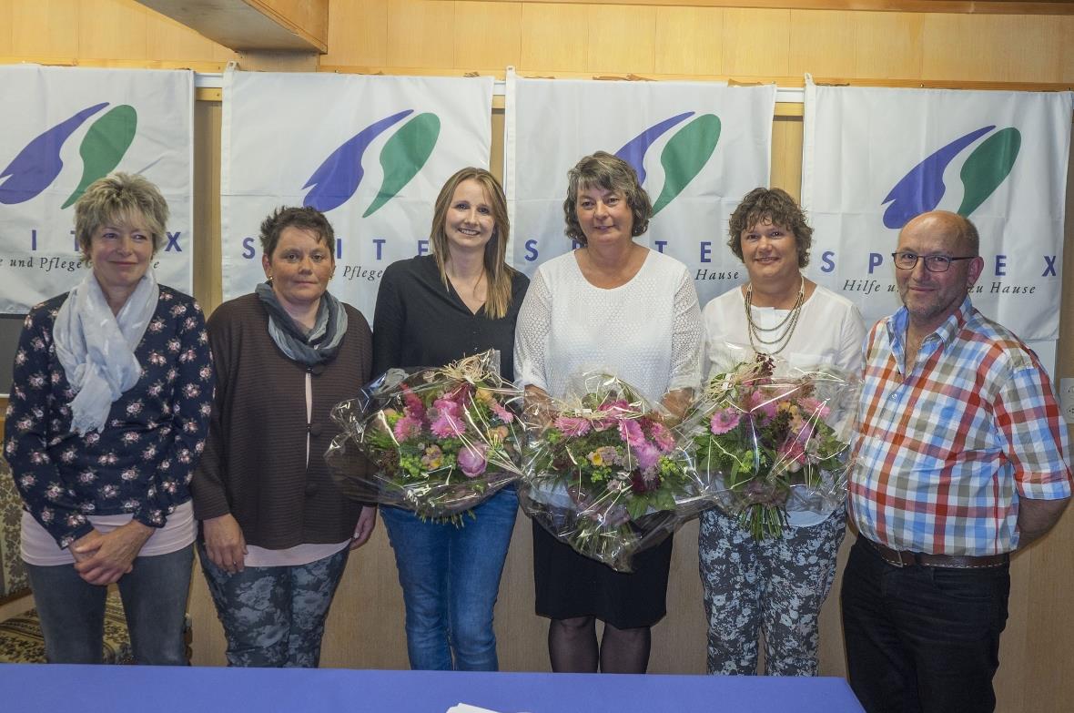 Die Spitex Obersimmental jubilierte: Anni Bieri, Präsidentin Daniela Zeller, Martina Eggen, Pflegedienstleiterin Christine Matti, Caroline Gobeli sowie Betriebsleiter Ueli von Känel.