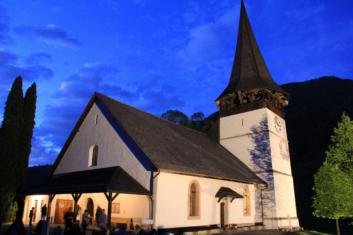 Die St. Stephaner Kirche in Abendstimmung.