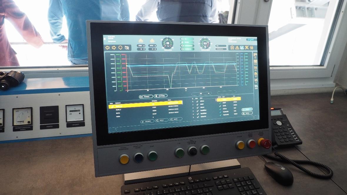 Die Steuerung der neuen Bahn in der ersten Sektion…