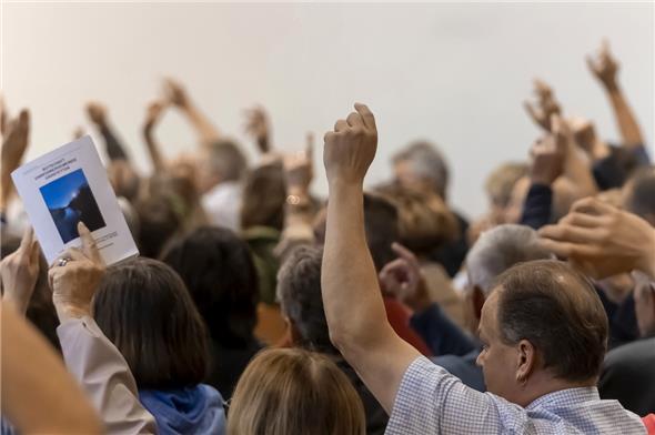 Die Stimmberechtigten wollten die vorgestellten Varianten des Gemeinderates nicht annehmen und und beschlossen die Rückweisung.