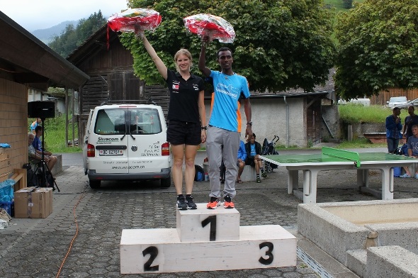 Die Tagessieger Petra Eggenschwiler und Fikru Dadi.