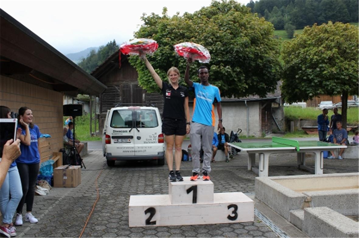Die Tagessieger Petra Eggenschwiler und Fikru Dadi.