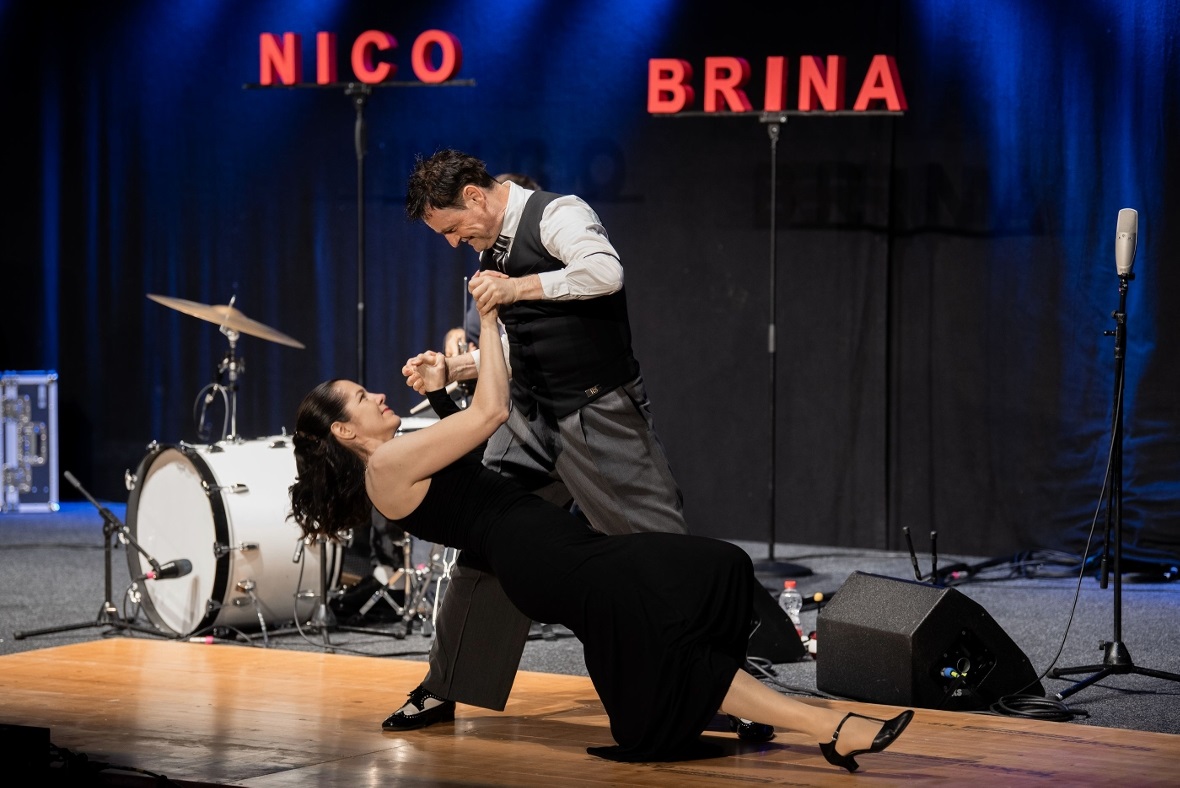 Die Tanznummern und die Musik der Marco Brina Band entzückten die Anwesenden.