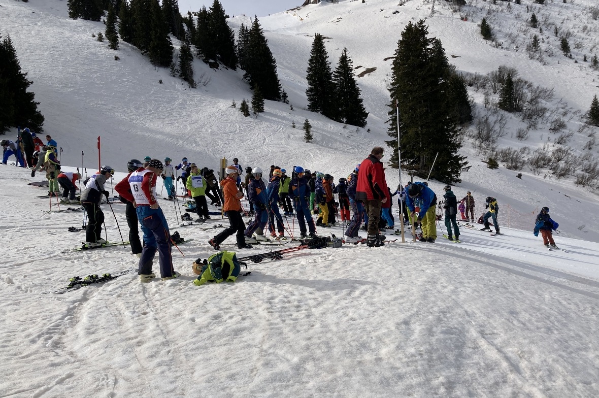 Die Teilnehmer sammelten sich im Startbereich.