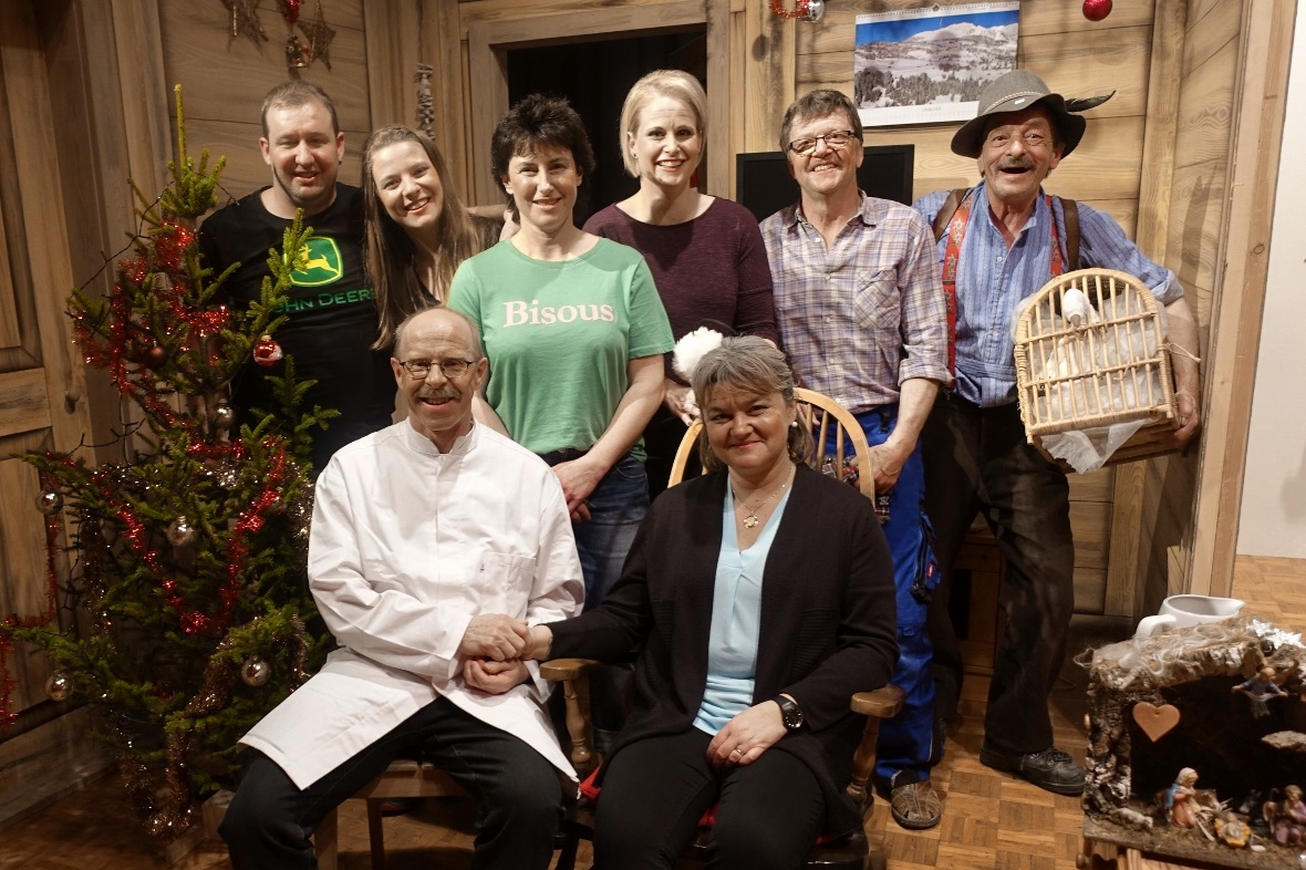 Die Theatercrew des Motoclubs St. Stephan spielte die Komödie «Oh du fröhliche» ...