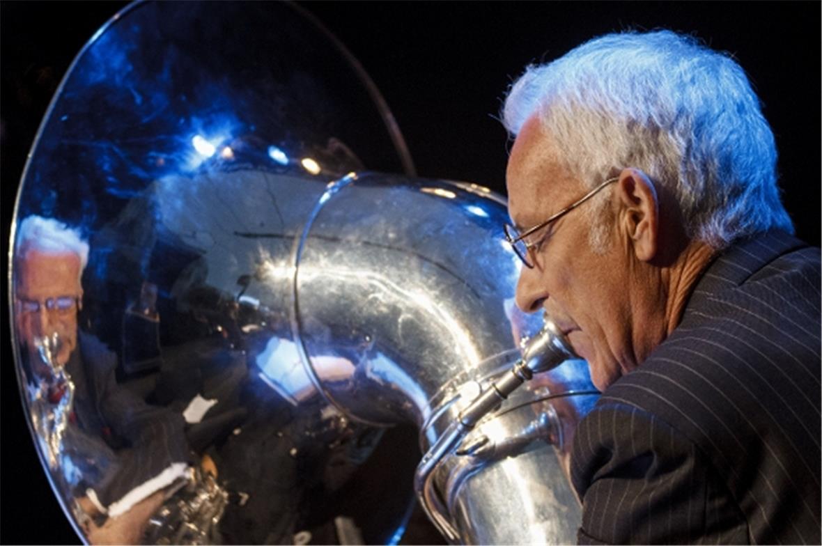 Die Tuba als Fundament: Swiss Yerba Buena Creole Rice Jazz Band.