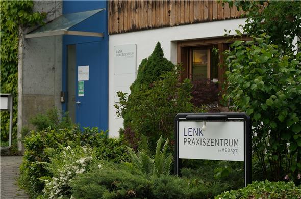 Die Tür bleibt erstmal zu: Das Lenk Praxiszentrumby Medaxo ist geschlossen.