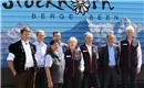 Die Verantwortlichen des Tages, vereint vor der neuen «Stockhorn-Loki»: Markus M...