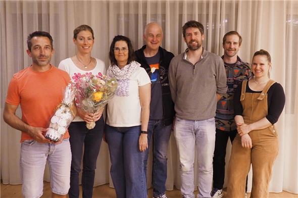 Die Vorstandsmitglieder von Lenk Tourismus: Der abtretende Präsident Samuel Humm, seine Nachfolgerin Miriam Bandekow, Silvia Kammacher, Ludwig Nehls, Björn Thoma sowie die beiden Neuen: Simon und Simona Dysli.